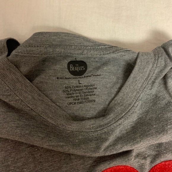 Vintage “I ❤️ The Beatles” cropped tee - Picture 2 of 2